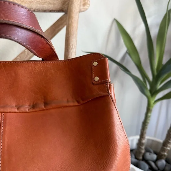 Sezane Sam leather tote bag - Picture 4 of 13